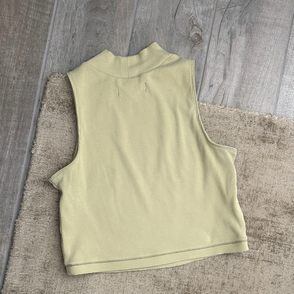 Everlane Ribbed Cropped Top - Picture 2 of 3